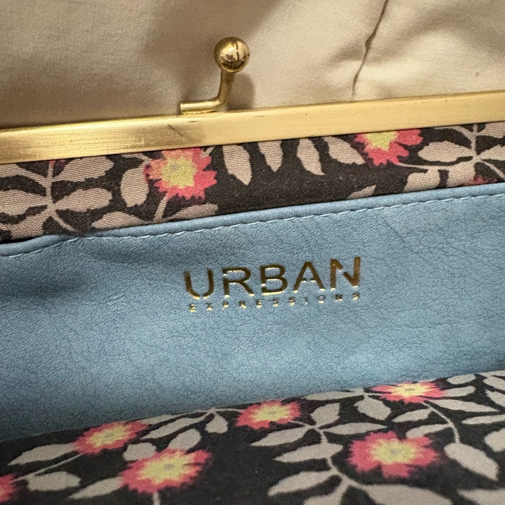 Urban Expressions Light Blue Leather Kiss-Lock Clutch with Brass Trim - Picture 5 of 11